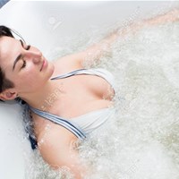Vasca idromassaggio: il fascino di una Spa nel tuo bagno